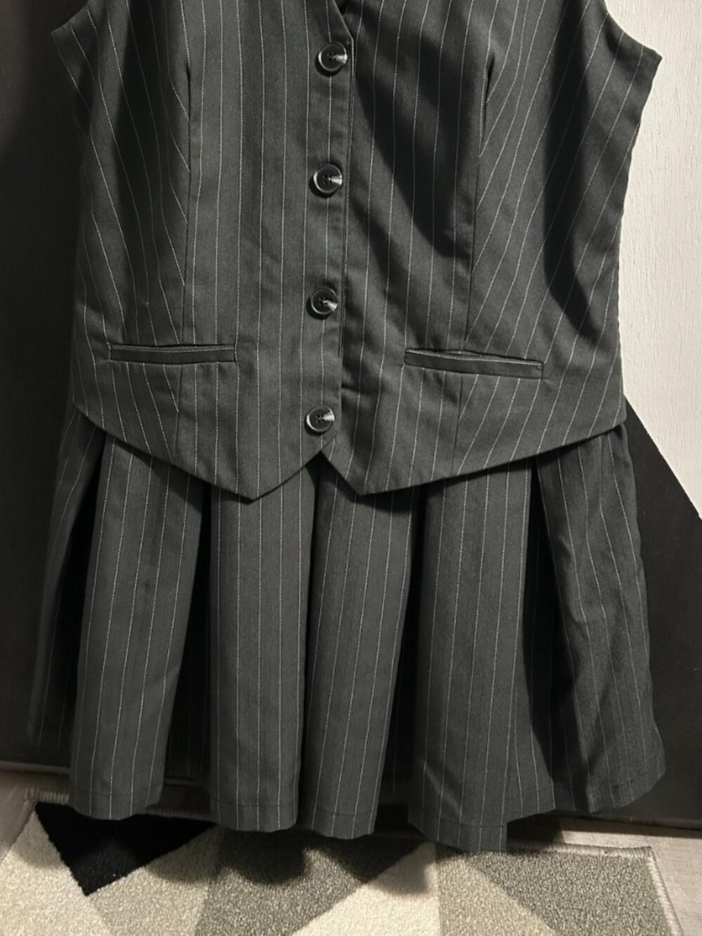 Sincerely Jules Black/White Pinstriped Vest/Pleated Skirt Mini Dress Junior's XL - Picture 3 of 11